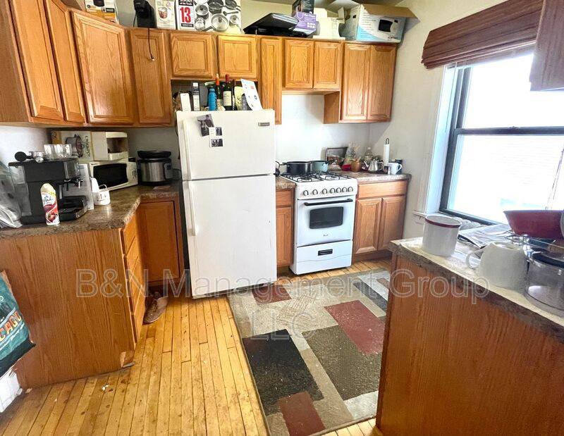 Apartment for rent at 914 W Oakdale #1W, Chicago, IL 60657