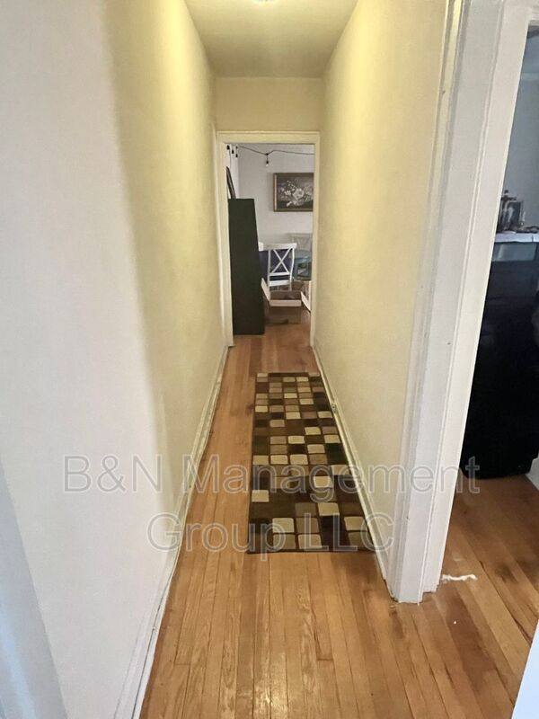 Apartment for rent at 914 W Oakdale #1W, Chicago, IL 60657