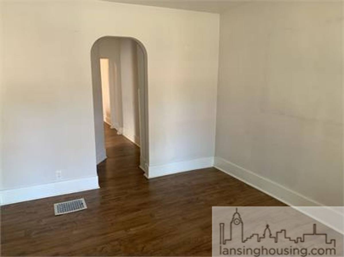 Apartment for rent at 318 E Hillsdale, Lansing, MI 48912