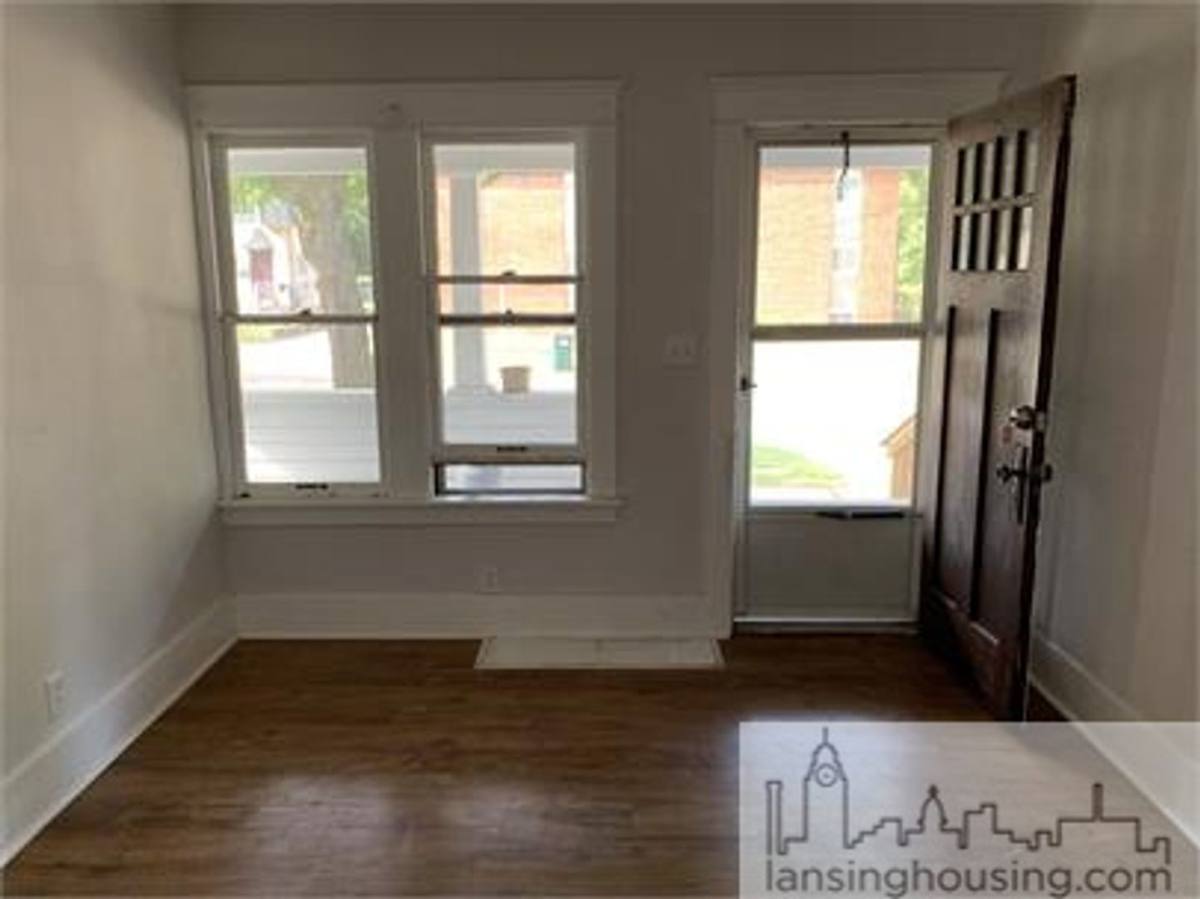 Apartment for rent at 318 E Hillsdale, Lansing, MI 48912