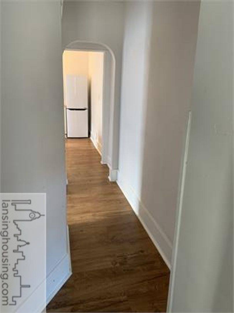 Apartment for rent at 318 E Hillsdale, Lansing, MI 48912