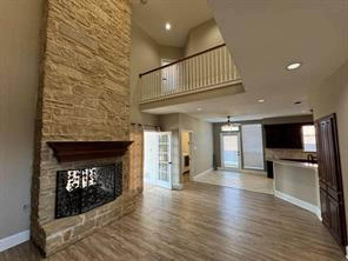 House for rent at 1100 Hunters Creek Dr, Carrollton, TX 75007