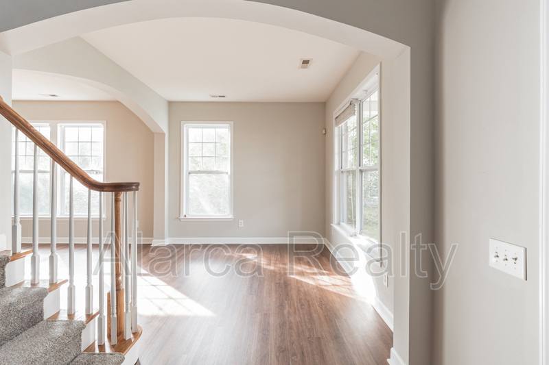 House for rent at 13843 Porter Creek Rd, Charlotte, NC 28262