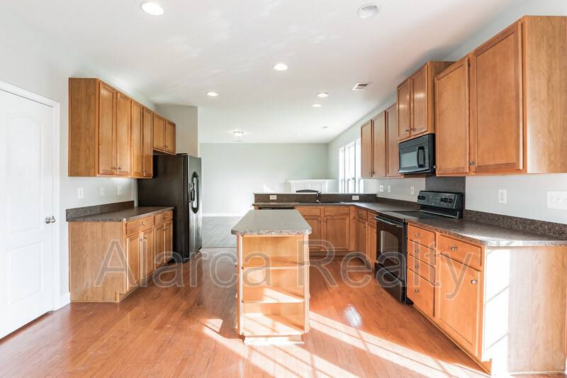 House for rent at 13843 Porter Creek Rd, Charlotte, NC 28262
