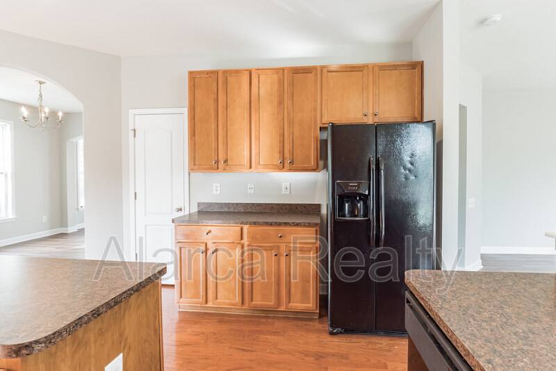 House for rent at 13843 Porter Creek Rd, Charlotte, NC 28262