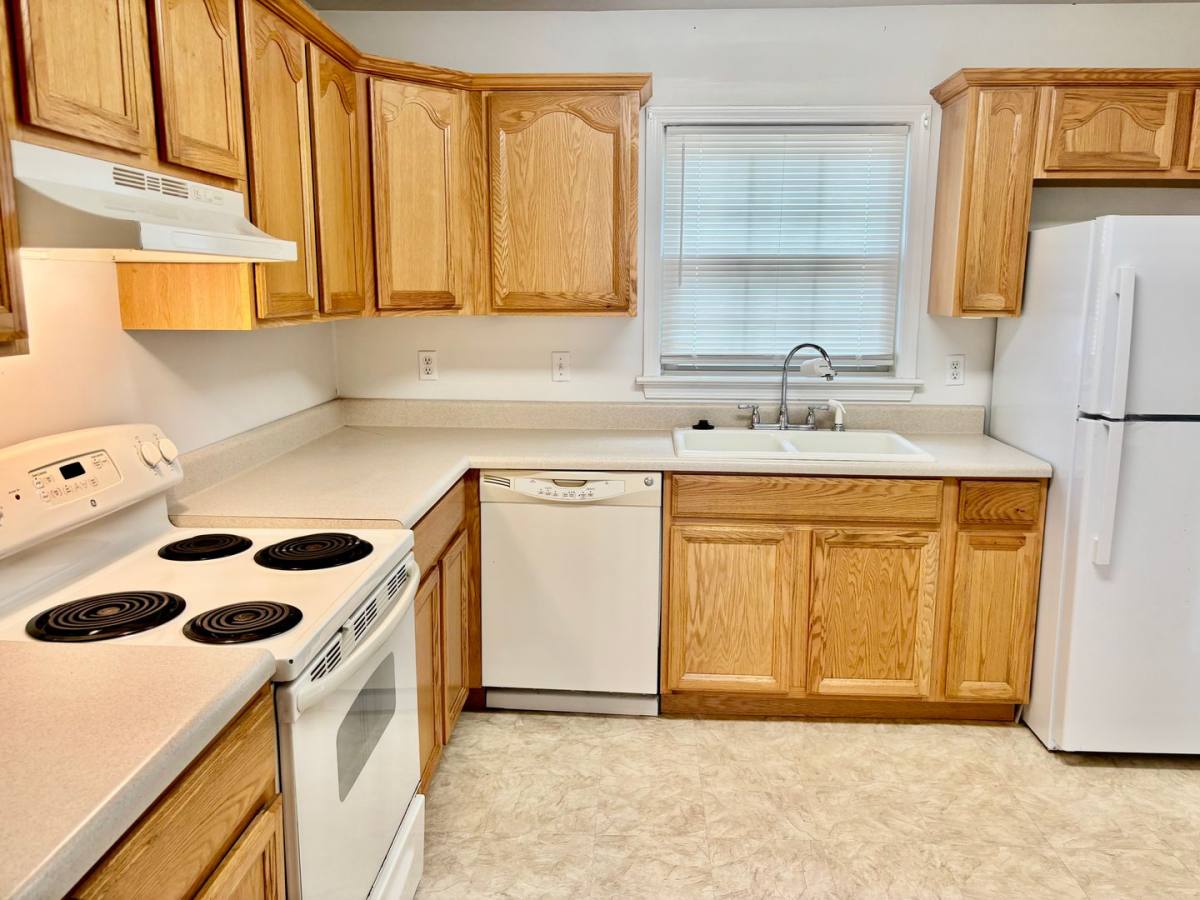 Townhouse for rent at 382 Deputy Lane, Newport News, VA 23608