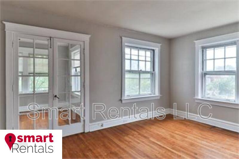 Apartment for rent at 3611 Wyoming St #3E, Saint Louis, MO 63116