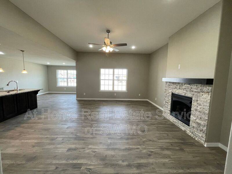 House for rent at 327 Forest Hollow, Rogersville, MO 65742