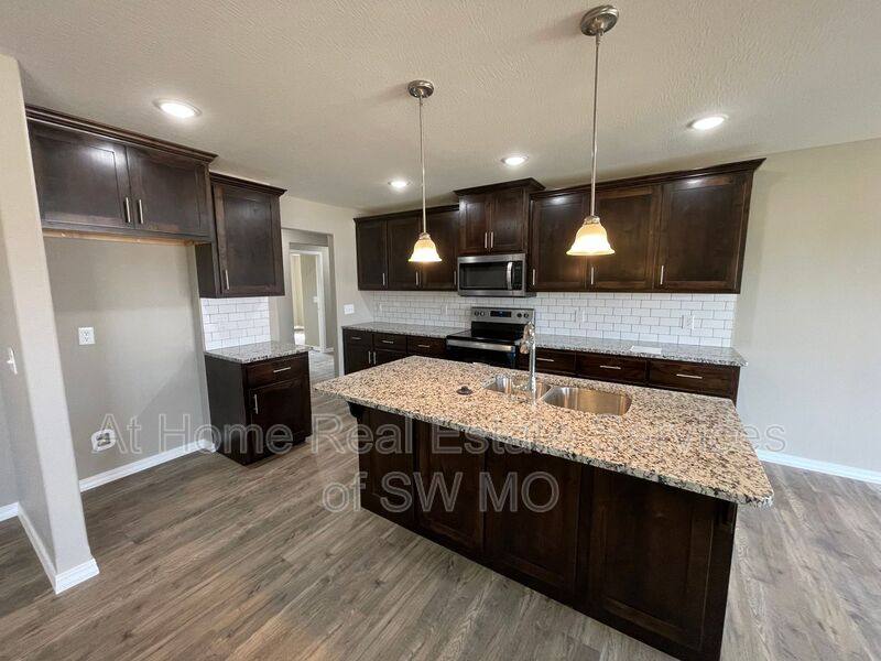 House for rent at 327 Forest Hollow, Rogersville, MO 65742