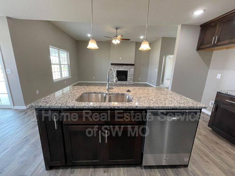 House for rent at 327 Forest Hollow, Rogersville, MO 65742
