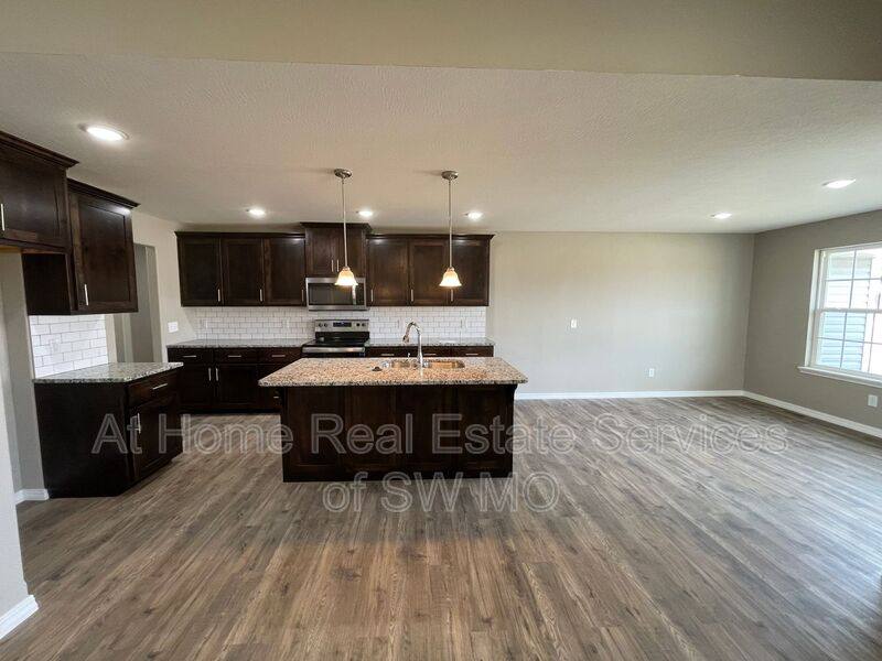House for rent at 327 Forest Hollow, Rogersville, MO 65742