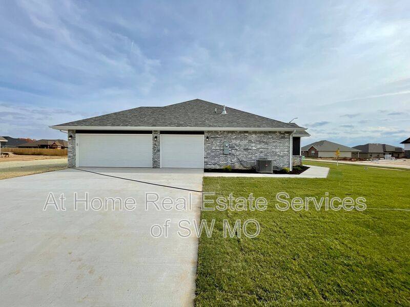 House for rent at 327 Forest Hollow, Rogersville, MO 65742
