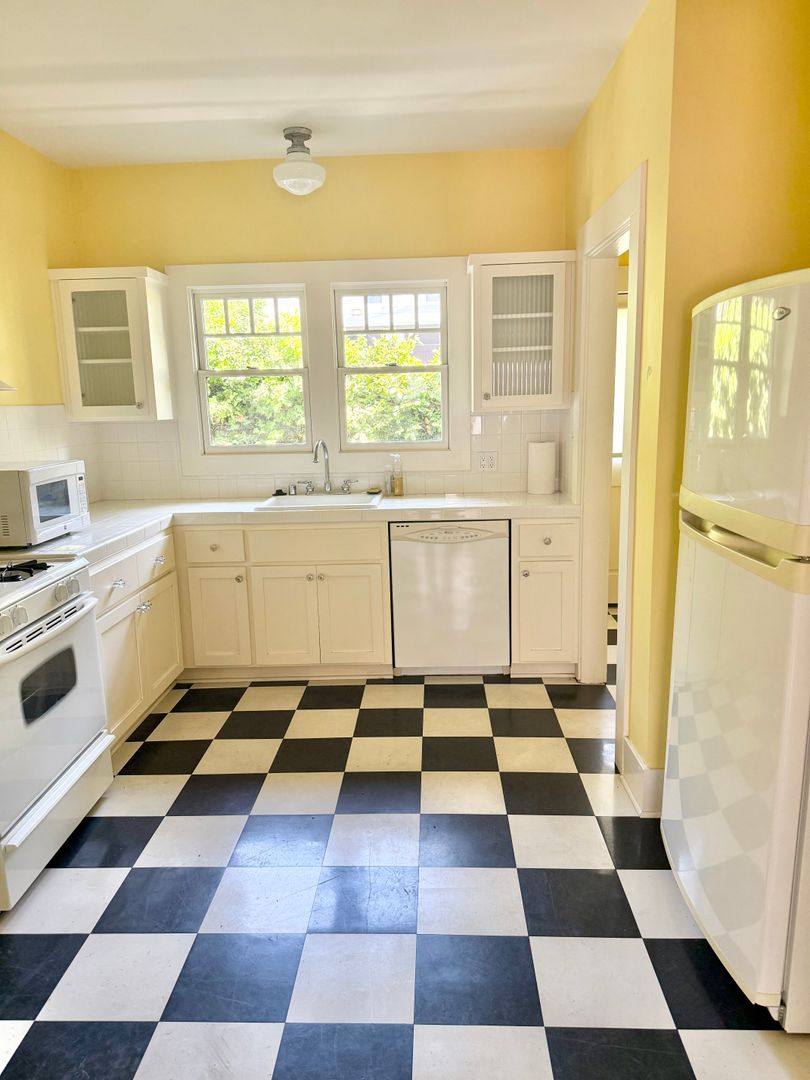 Apartment for rent at 4019 Hawk St, San Diego, CA 92103