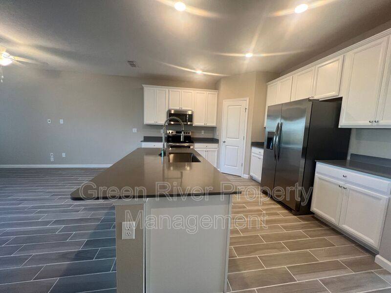 Townhouse for rent at 375 Boracay Circle, Saint Johns, FL 32259