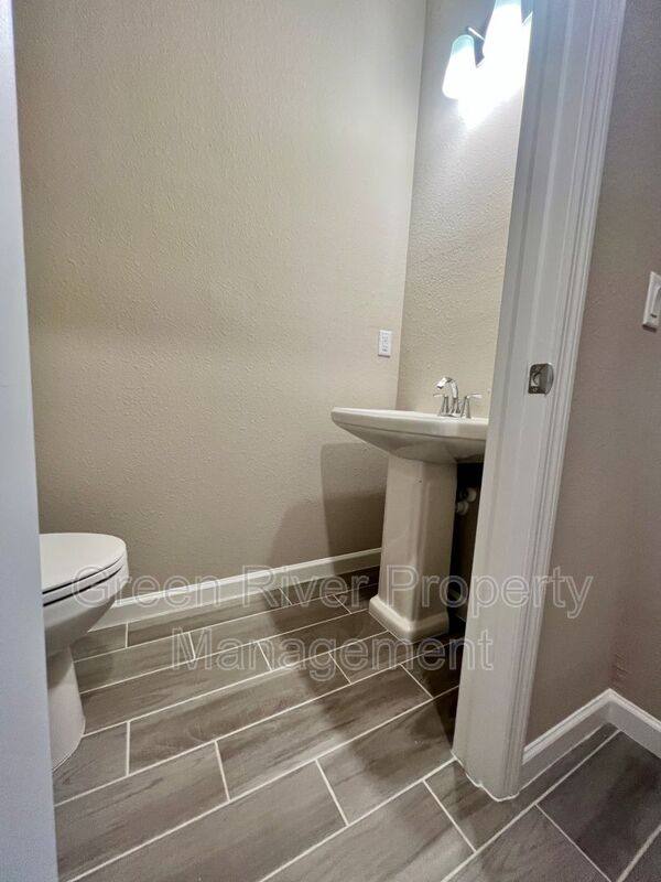 Townhouse for rent at 375 Boracay Circle, Saint Johns, FL 32259