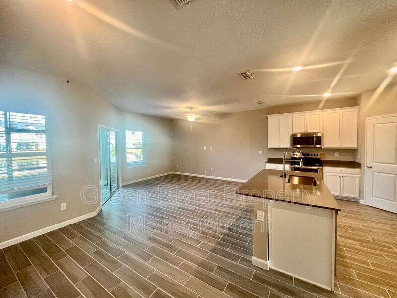 Townhouse for rent at 375 Boracay Circle, Saint Johns, FL 32259
