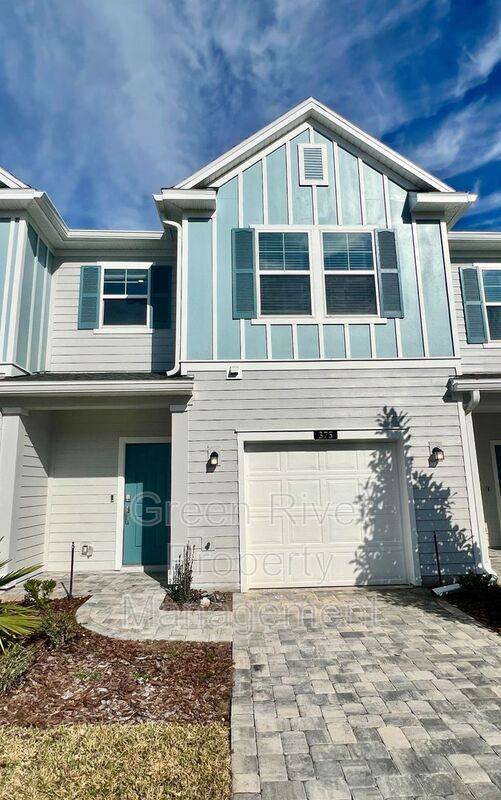 Townhouse for rent at 375 Boracay Circle, Saint Johns, FL 32259