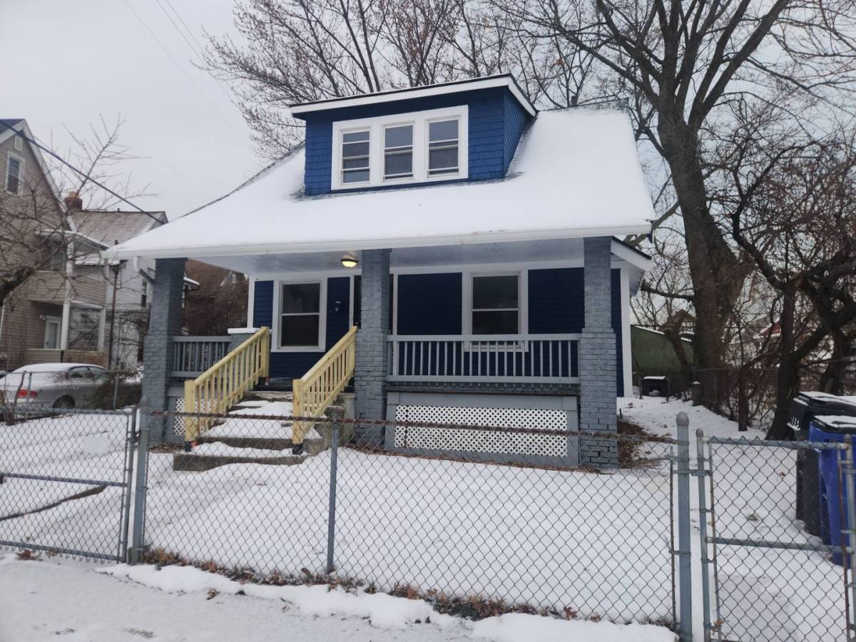 Apartment for rent at 1140 E 144 St, Cleveland, OH 44110
