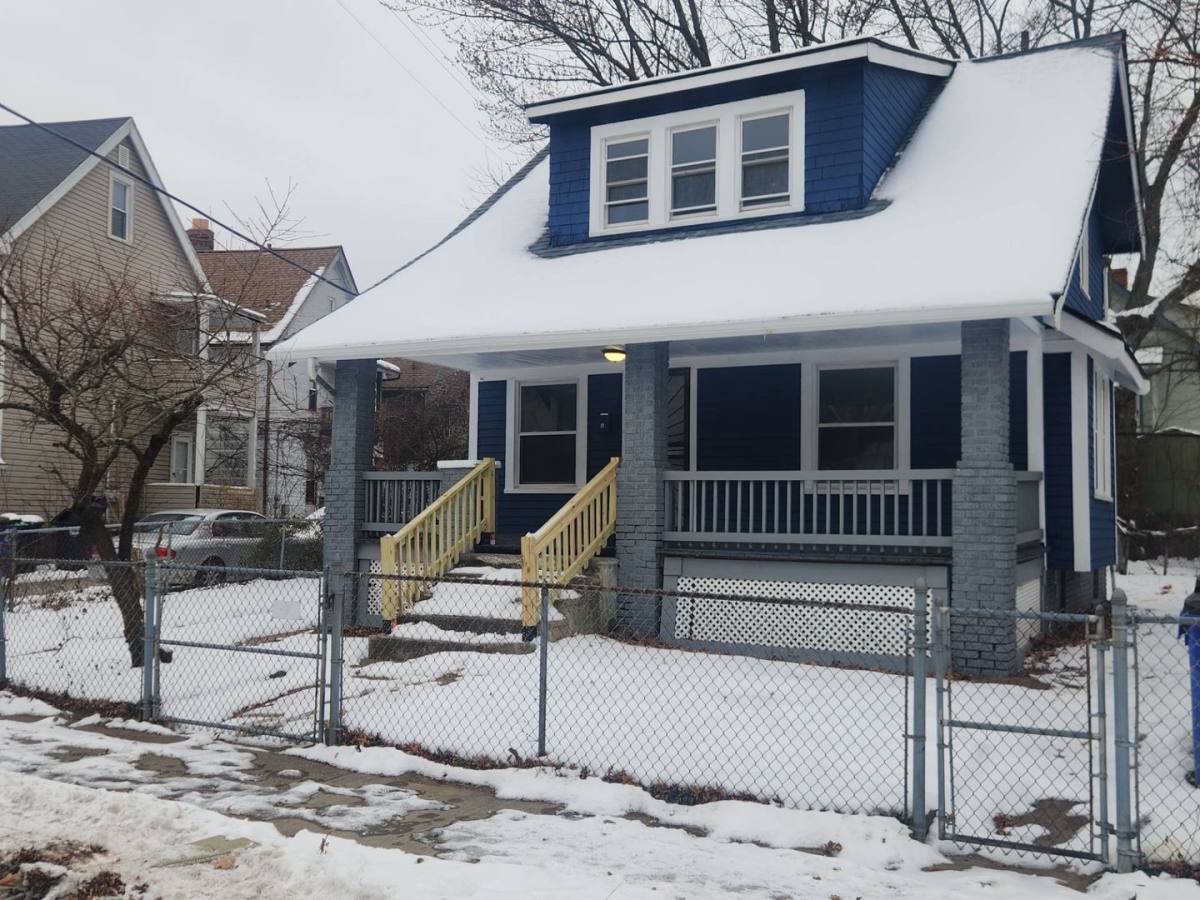 Apartment for rent at 1140 E 144 St, Cleveland, OH 44110