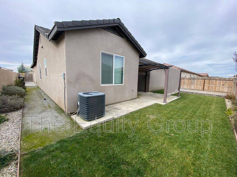 House for rent at 3212 N Noyes Court, Visalia, CA 93291