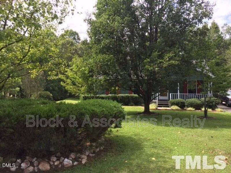 House for rent at 1521 Bricklanding Circle, Willow Spring, NC 27592