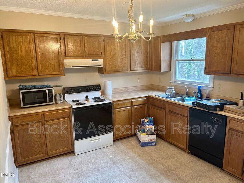 House for rent at 1521 Bricklanding Circle, Willow Spring, NC 27592