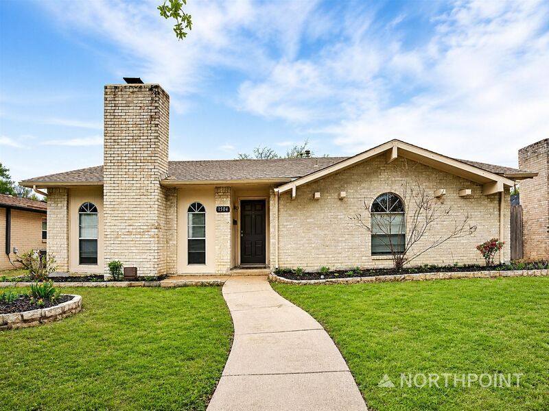 House for rent at 1504 Carnation Dr, Lewisville, TX 75067