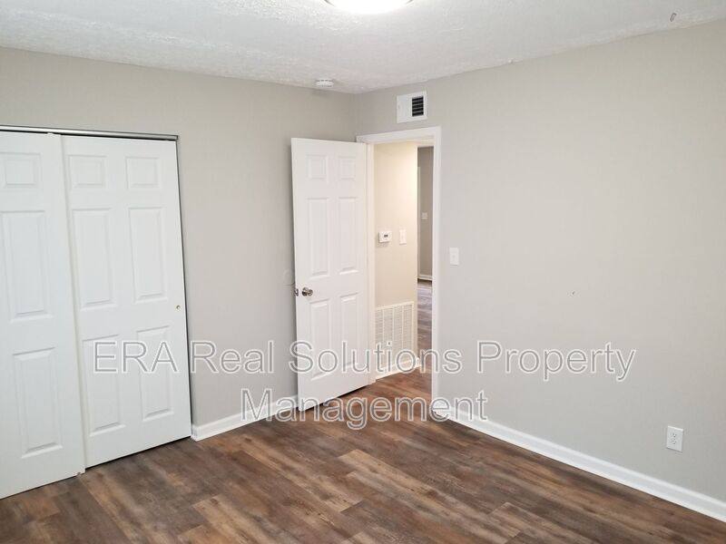 Apartment for rent at 918 Rarig Ave #A, Columbus, OH 43219