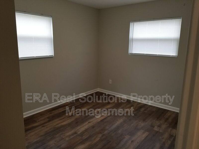 Apartment for rent at 918 Rarig Ave #A, Columbus, OH 43219