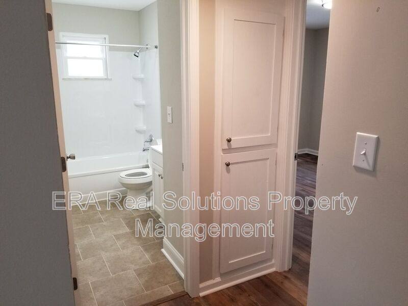 Apartment for rent at 918 Rarig Ave #A, Columbus, OH 43219