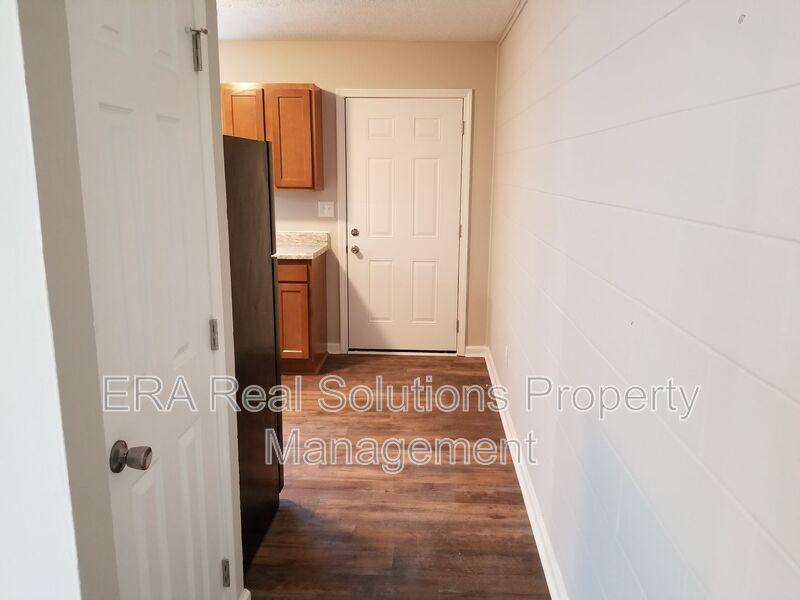 Apartment for rent at 918 Rarig Ave #A, Columbus, OH 43219