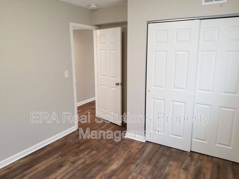 Apartment for rent at 918 Rarig Ave #A, Columbus, OH 43219