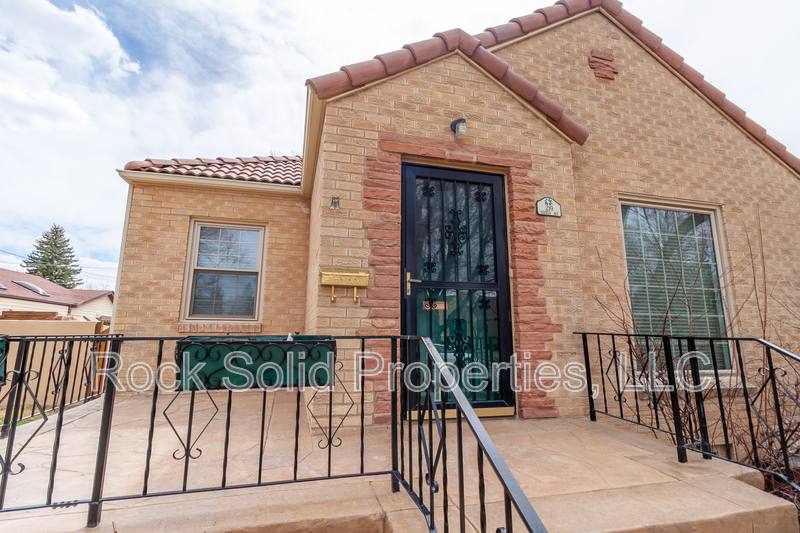 House for rent at 219 W 4th Ave, Cheyenne, WY 82001