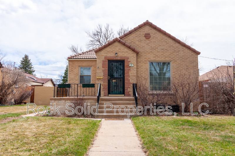 House for rent at 219 W 4th Ave, Cheyenne, WY 82001