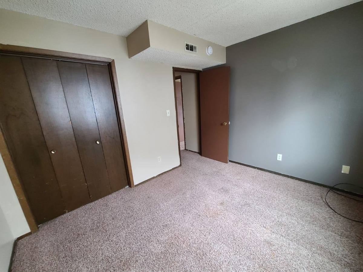 Apartment for rent at 1118 Tiffany Place, Waterloo, IA 50701