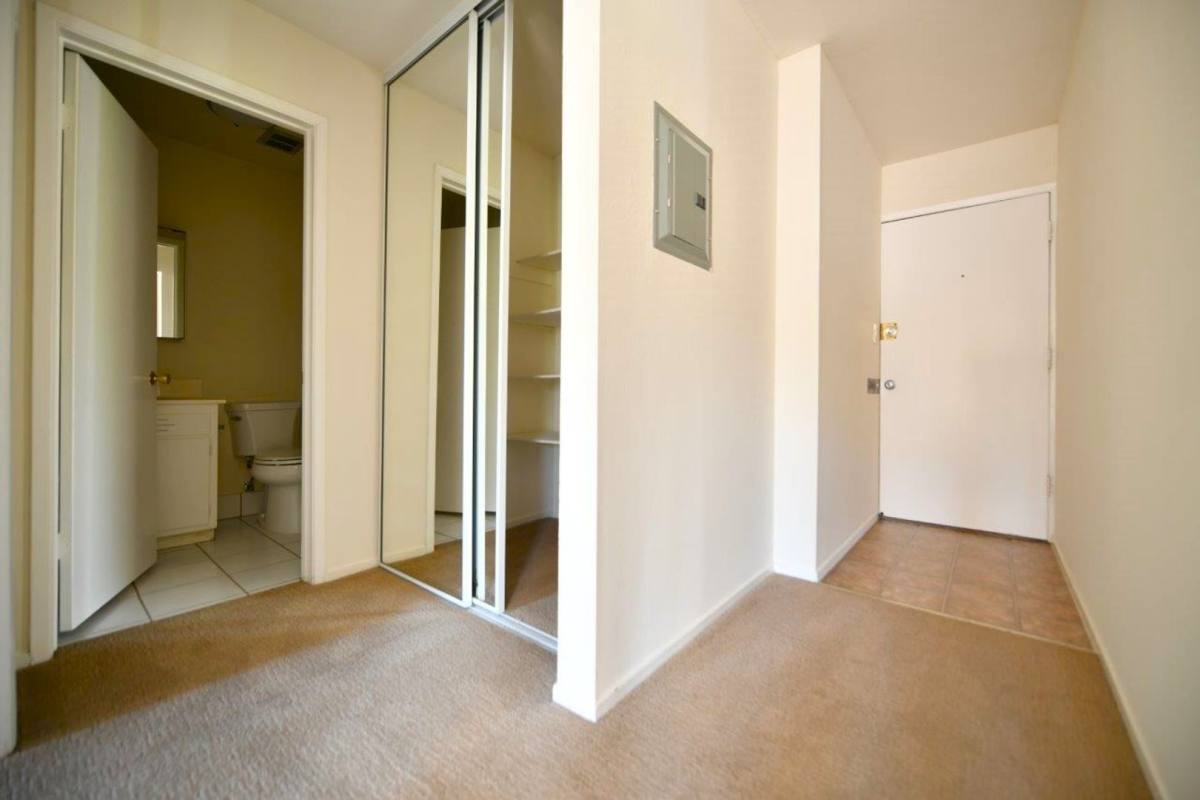 Apartment for rent at 40 Moss Ave, Oakland, CA 94610