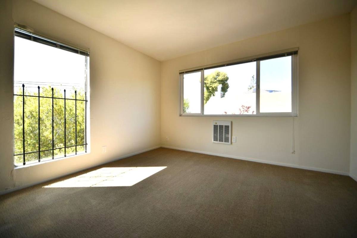 Apartment for rent at 40 Moss Ave, Oakland, CA 94610