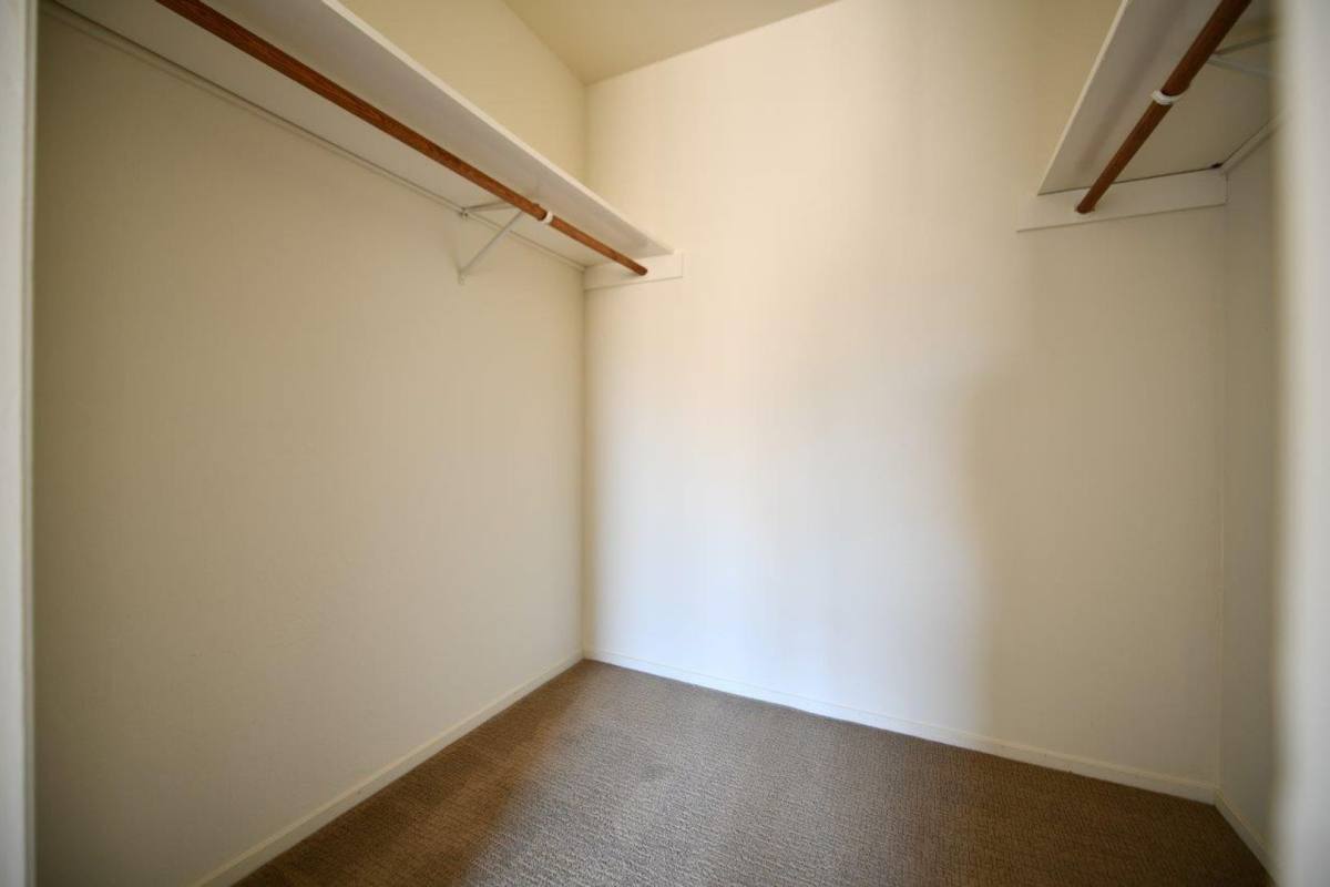 Apartment for rent at 40 Moss Ave, Oakland, CA 94610