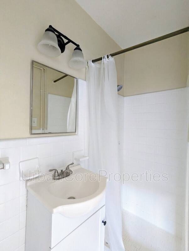 Apartment for rent at 1023 Locust St NE #18, Saint Petersburg, FL 33701