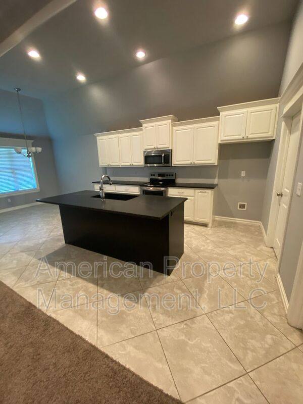 House for rent at 5312 Charleston Dr, Bartlesville, OK 74006