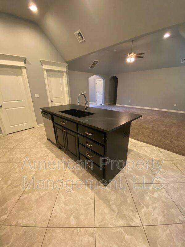 House for rent at 5312 Charleston Dr, Bartlesville, OK 74006