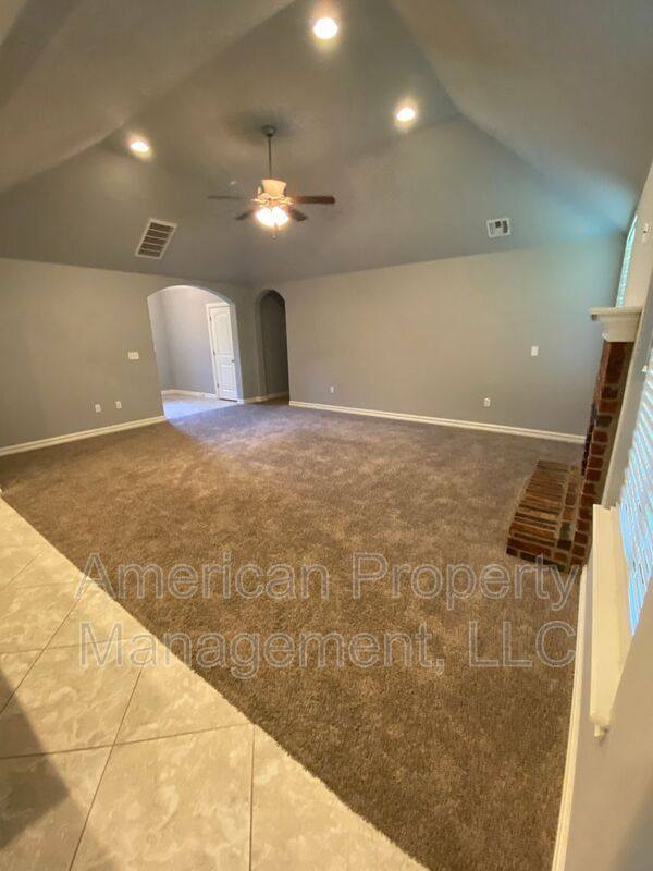 House for rent at 5312 Charleston Dr, Bartlesville, OK 74006