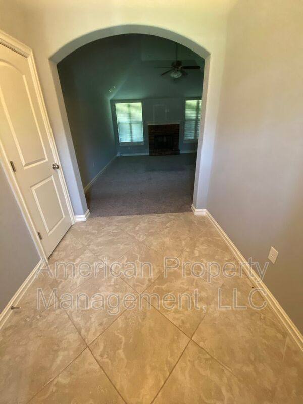 House for rent at 5312 Charleston Dr, Bartlesville, OK 74006
