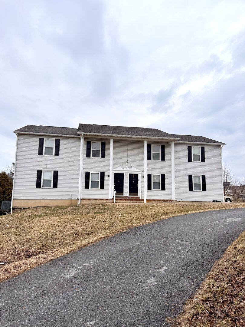 Apartment for rent at 117-D Pennie Layne, Bridgewater, VA 22812