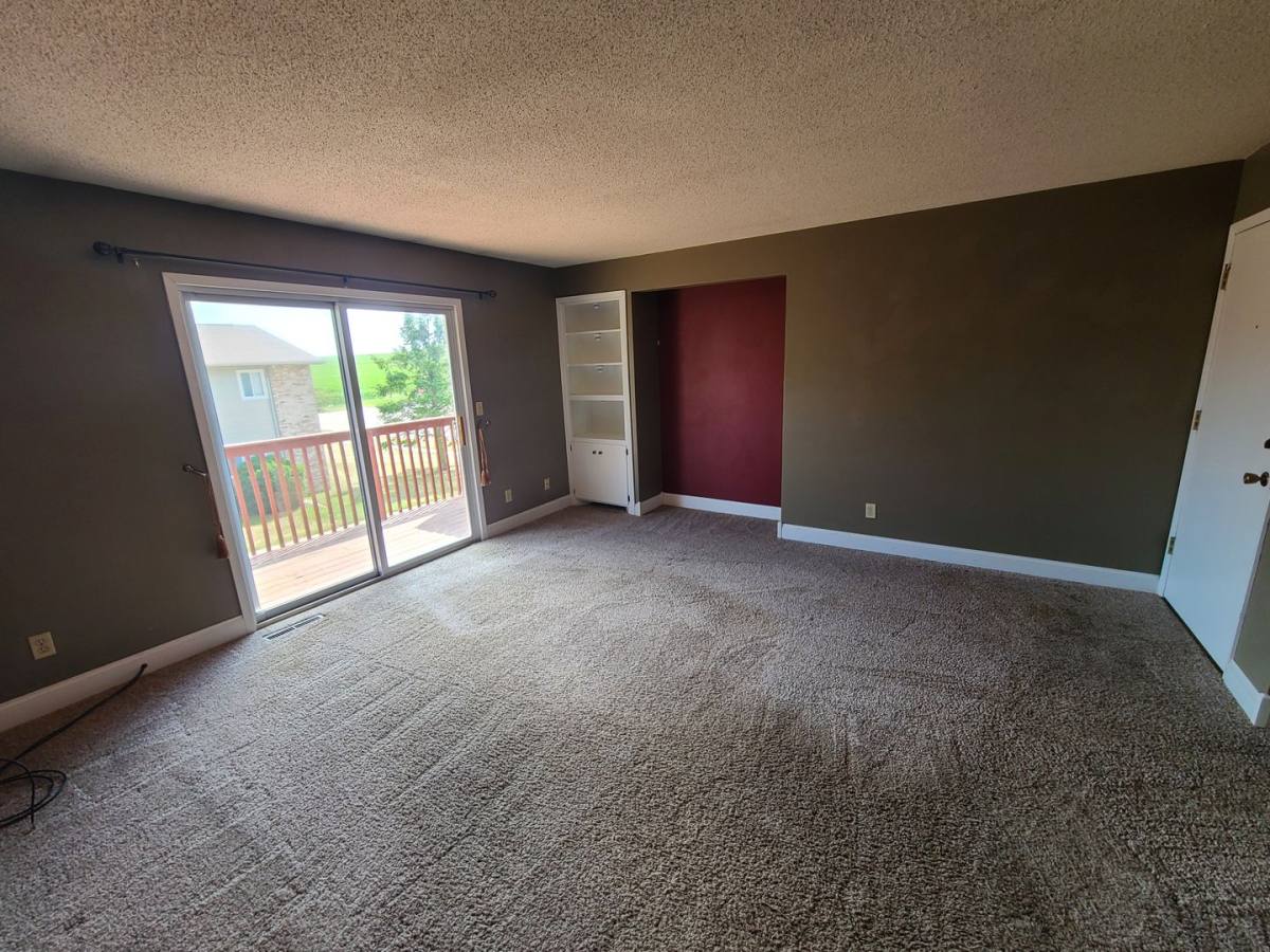 Apartment for rent at 4932 Dubois Dr, Waterloo, IA 50701