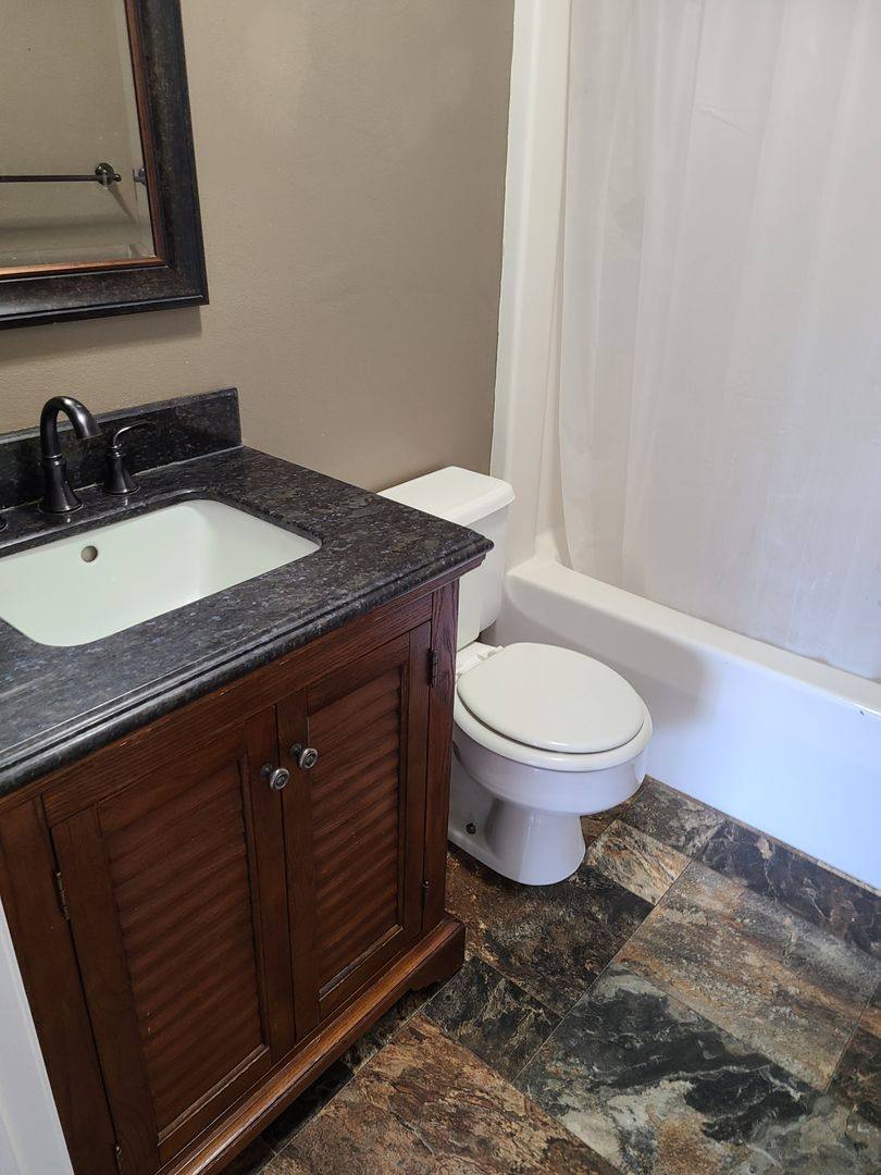 Apartment for rent at 4932 Dubois Dr, Waterloo, IA 50701