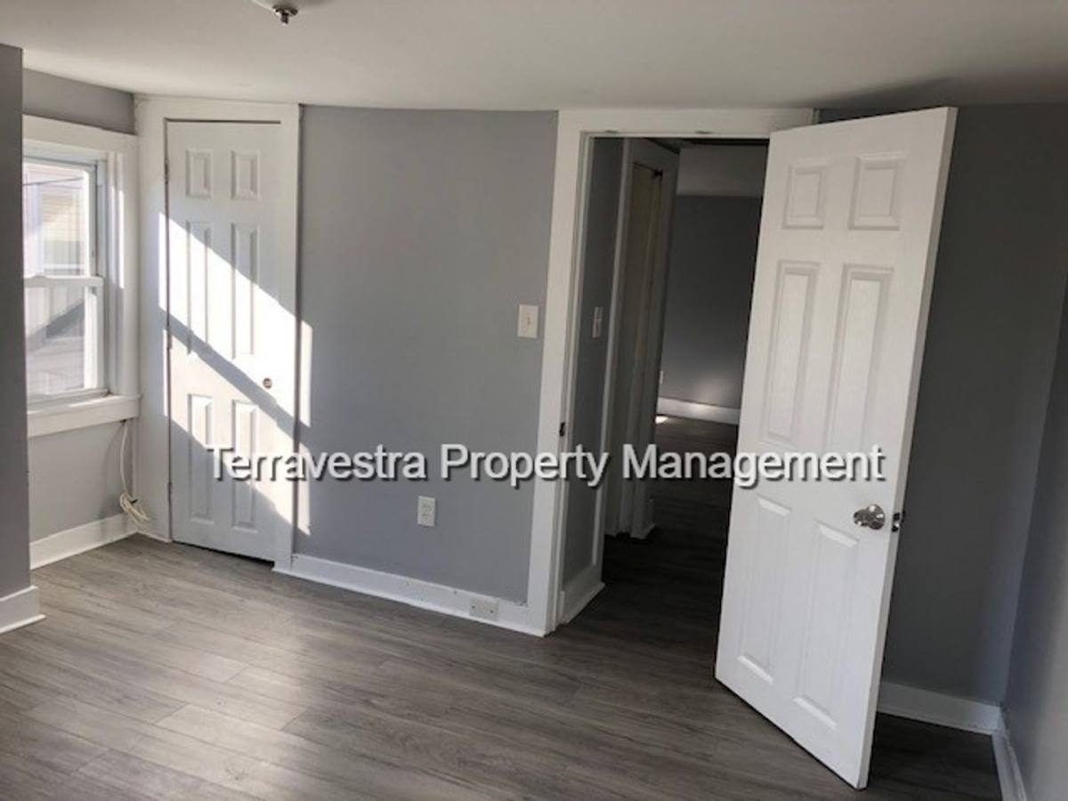 Apartment for rent at 208-210 E Oak St, Millville, NJ 08332