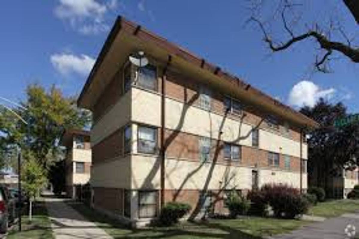 Apartment for rent at 2320 W Garfield Blvd, Chicago, IL 60609