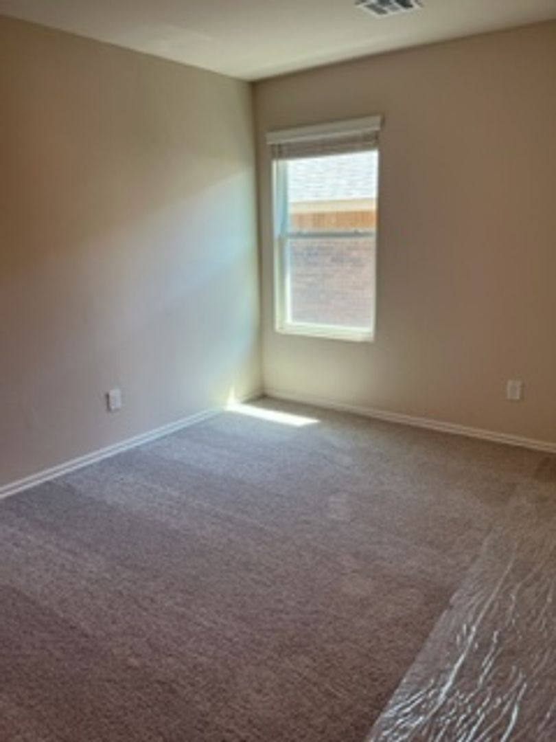 House for rent at 2925 NW 195th St, Edmond, OK 73012