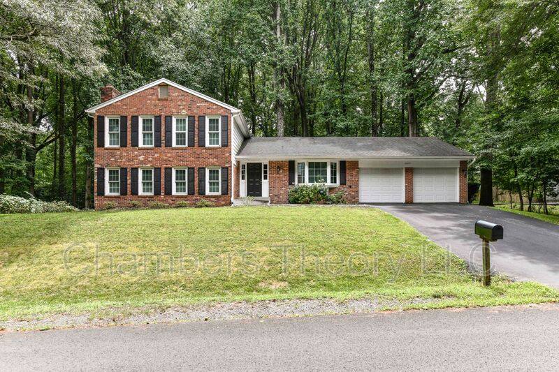 House for rent at 12231 Westwood Hills Dr, Herndon, VA 20171